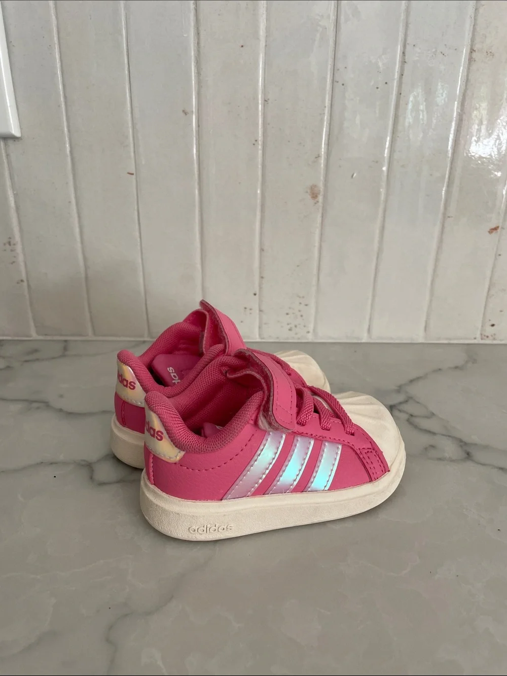 adidas Kids Pink Sneakers with Iridescent Stripes